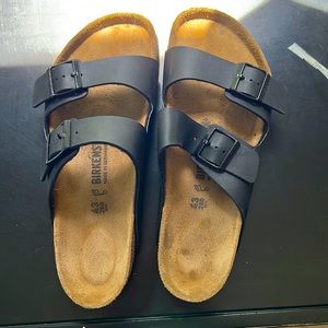 Birkenstock size 43. Runs large!!